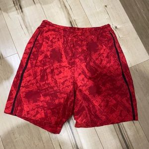 Men’s lululemon athletica shorts with lining